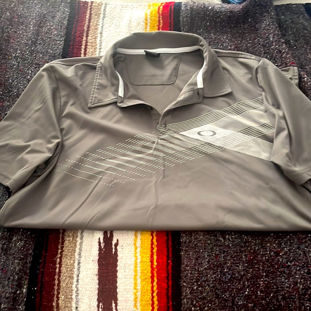 Mens Oakley collared shirt size M